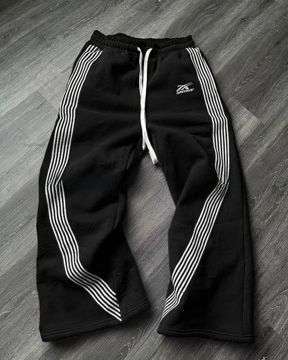 Relaxed and loose straight-leg trousers
