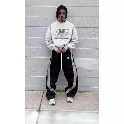 Relaxed and loose straight-leg trousers