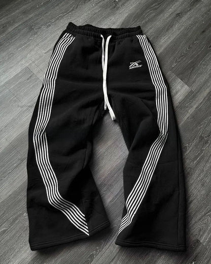 Relaxed and loose straight-leg trousers