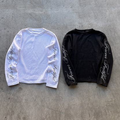 Casual and versatile long-sleeved T-shirt