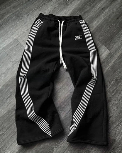Relaxed and loose straight-leg trousers
